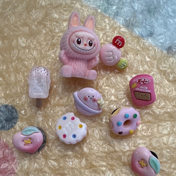 Labubu shoes charms - 10 piece set / pink - Picture 3 of 3